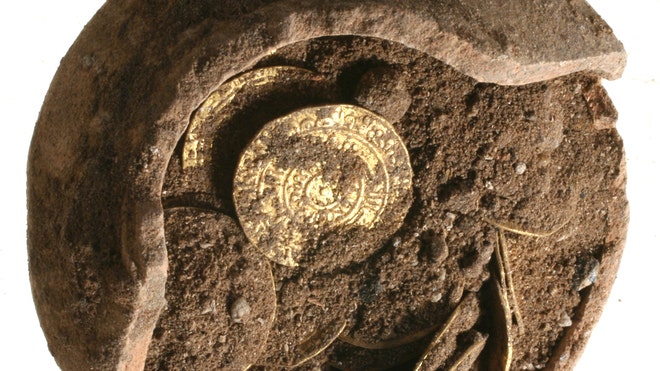 Gold coins potsherd Apollonia.jpg